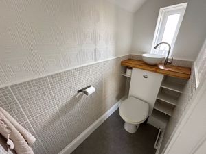 Separate W/C- click for photo gallery